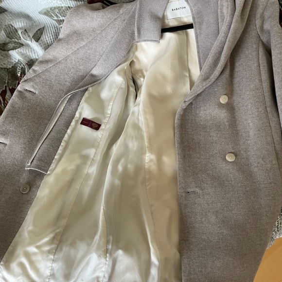 Aritzia - Babaton Hooded Wool Coat - Picture 2 of 3